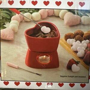 heart-shaped Valentine Mini Fondue Set Ceramic uses tea light candles New in Box